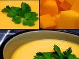 Potage de courge au cari thaï