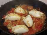 Encornets farcis et fondue de tomates