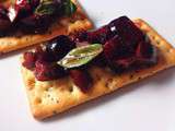 Bruschetta aux cerises noires et basilic