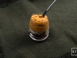 Verrine de mousse de chorizo et tartare de bœuf sashi