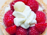 Tartelettes aux framboises et à la crème, citron, verveine