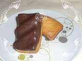 Petits cakes au coulis aux agrumes confits et chocolat