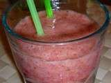 Smoothie banane, framboise, pomme