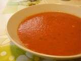 Soupe à la tomate et à la pomme