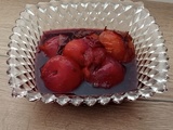 Prunes rouges pochées aux épices ig bas
