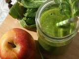 Green smoothie - pomme, banane, orange, épinard .... un cadeau a gagner