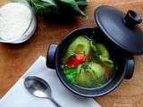 Soupe de tortellini aux tomates-cerises rôties et épinards