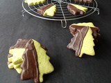 Biscuits sapins à la pistache et au chocolat