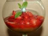 Fraises au sirop sur compotée de rhubarbe