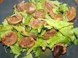 Mesclun aux rognons d'agneau et vinaigrette au curry