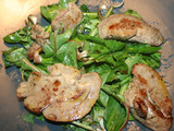 Salade de foie de lapin aux pissenlits, ail des ours, ciboulette