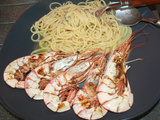 Spaghetti cacio e pepe et gambas à la plancha