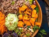 Buddha bowl au sarrasin, légumes rôtis & noix torréfiées aux épices