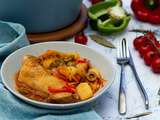 Cuisses de poulet aux poivrons, tomates et pommes de terre en cocotte