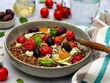 Salade de lentilles aux courgettes, tomates et feta roties