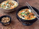 Soupe thaïe au poulet, coco et curry rouge