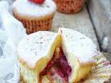 Muffins a l’ amande avec des fraises