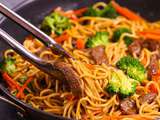 Chow mein au boeuf et au brocoli