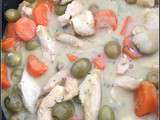 Poulet carottes, olives, champignons et sauce moutarde