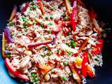 Wok de riz sauté aux légumes et poulet