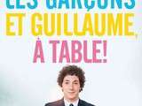 Garçons et Guillaume à table