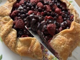 Tarte rustique aux fruits rouges — belle, simple et irrésistible