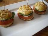 Amuses bouches : Mini burger tomate, mozza, pesto