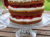 Naked Cake coco, fraises et chocolat blanc