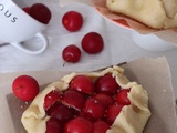 Tartelettes rustiques, prunes rouges & miel