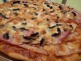 Pizza poulet bacon champignons sauce barbecue