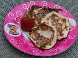 Pancakes aux pépites de chocolat blanc, noix de coco et fraises