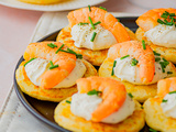 Blinis apéritif aux crevettes et fromage frais