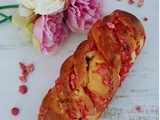 Babka aux pralines roses