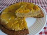 Gâteau aux pêches, amandes et lait concentré