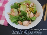 Salade aux tomates, pois chiches et maïs au saumon
