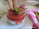 Verrine de fromage blanc aux fraises et crêpes dentelles -light
