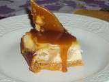 Cheesecake aux pommes a la cassonade, sauce caramel et croquant aux noix