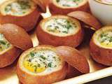 Oeufs en petits nids de brioche