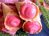 Cône au sorbet glace fraise au fromage blanc
