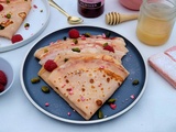 Crêpes à la poudre de biscuits rose au Thermomix