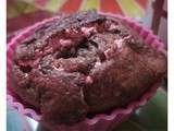 Muffins au chocolat au lait, fourrés au Fluff à la fraise