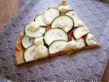 Pizza aux courgettes et au Rocamadour