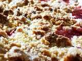 Duo cerises-fraises/crumble miel et menthe