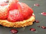 Tartelettes aux fraises express/coulis fruits rouges et menthe