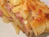 Gratin de pommes de terre, oignons, jambon