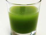 Jus vert à la pomme, au concombre, au gingembre et à la menthe