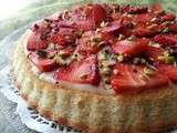 Gâteau Façon Tarte aux Fraises et Eclats de Pistaches