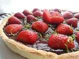 Tarte aux fraises, ganache au chocolat et zestes de citron