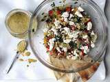 Tartinade grecque de feta, tomates cerises, olives et poivron grillé