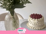 Vintage wedding cake framboises : gâteau tendance 2026